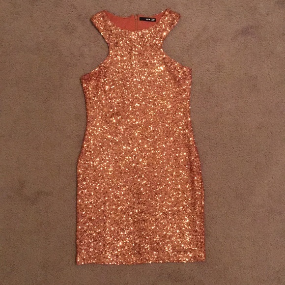 💝Rose Gold Sequined Bodycon Dress - Picture 2 of 10